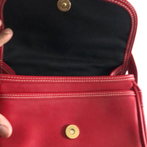 Red purse - Picture 2 of 4